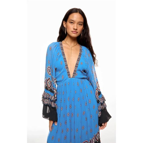 FARM Rio Anika Tiles Blue Maxi Dress - Picture 4 of 15